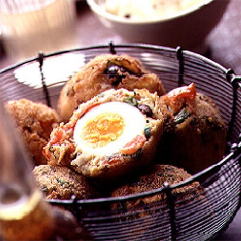 Food, Dishware, Finger food, Serveware, Ingredient, Dish, Cuisine, Tableware, Plate, Meal, 