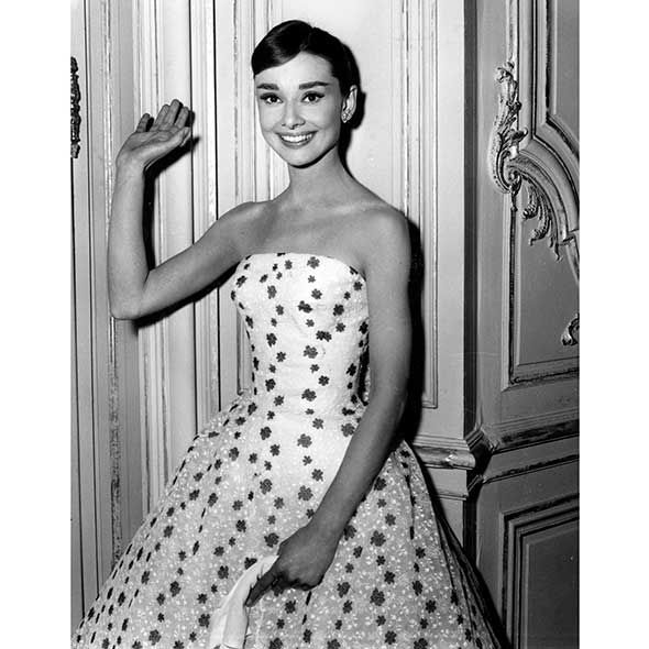 Hubert de Givenchy ( Couturier ) France clothes of Audrey Hepburn ( Movie  Star ) United Kingdom Stock Photo - Alamy