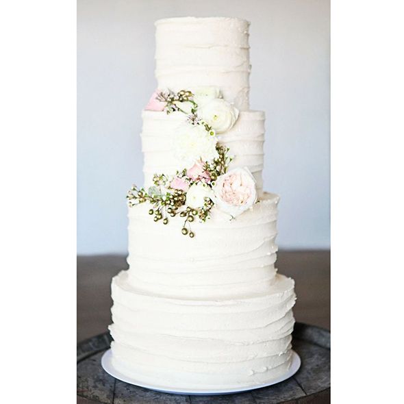 Dessert, Cake, Baked goods, Cake decorating, Cuisine, Buttercream, Sugar cake, Ingredient, Wedding ceremony supply, Baking, 