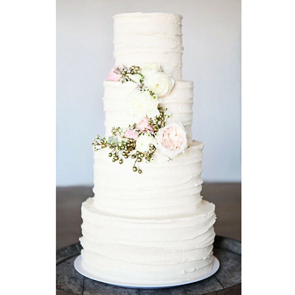 Dessert, Cake, Baked goods, Cake decorating, Cuisine, Buttercream, Sugar cake, Ingredient, Wedding ceremony supply, Baking, 
