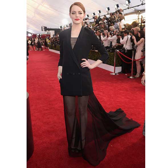 Flooring, Outerwear, Carpet, Premiere, Style, Formal wear, Fashion, Blazer, Red carpet, Street fashion, 