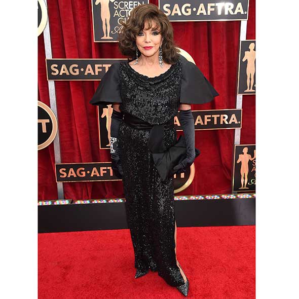 Flooring, Red, Carpet, Style, Fashion, Red carpet, Waist, Premiere, Makeover, Fashion design, 
