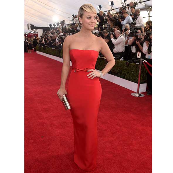 Clothing, Flooring, Shoulder, Dress, Carpet, Style, Premiere, Fashion, Waist, Red carpet, 
