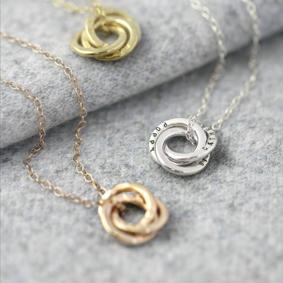 Metal, Chain, Brass, Close-up, Natural material, Silver, Still life photography, Gold, Body jewelry, Bronze, 