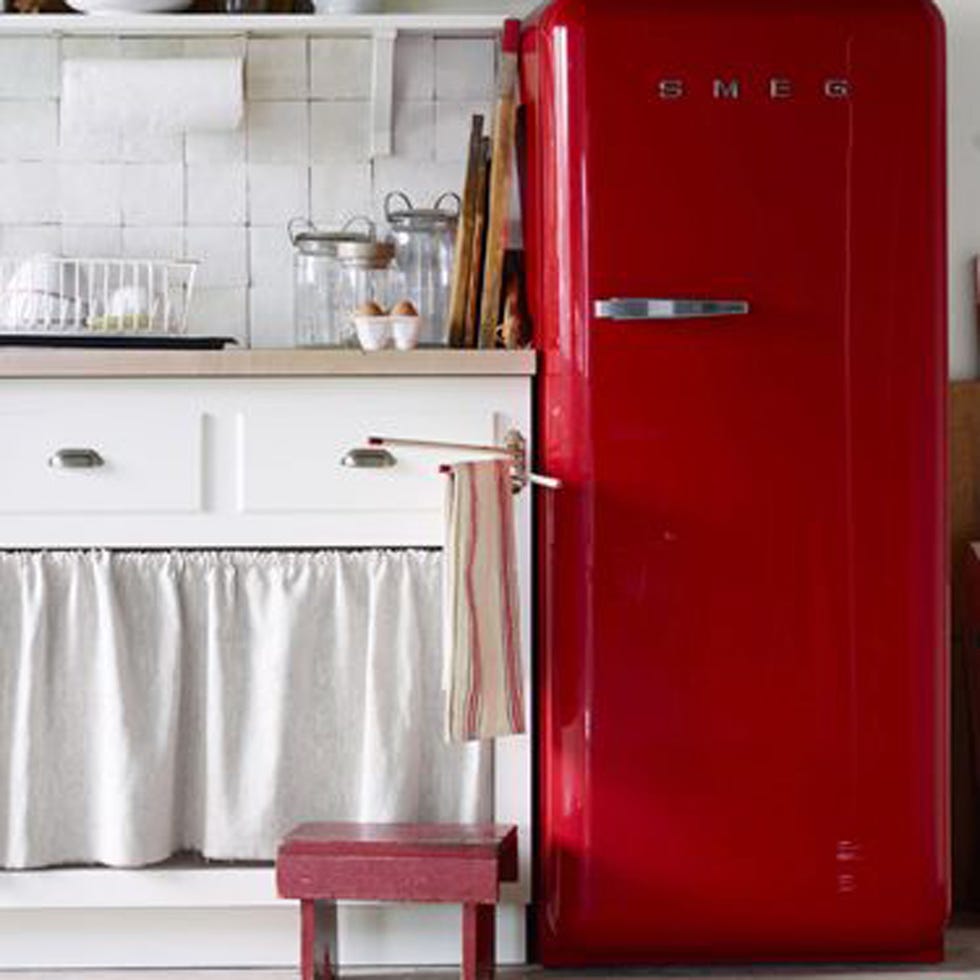 Red, Maroon, Material property, Major appliance, Gas, Kitchen appliance accessory, Coquelicot, Cabinetry, Kitchen, Household hardware, 