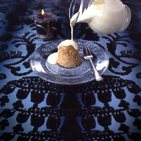 Serveware, Dishware, Ingredient, Food, Tableware, Dessert, Plate, Finger food, Baked goods, Kitchen utensil, 