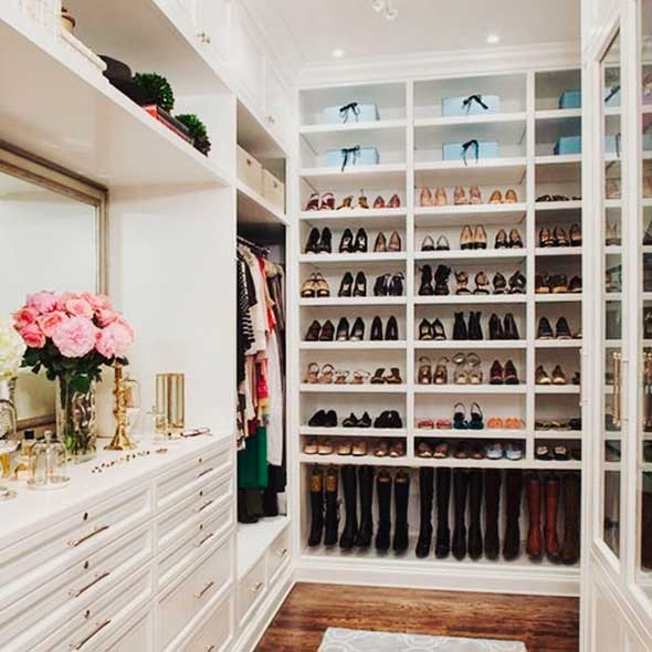 Room, Interior design, Shelf, Shelving, Furniture, Floor, Interior design, Bouquet, Petal, Hardwood, 