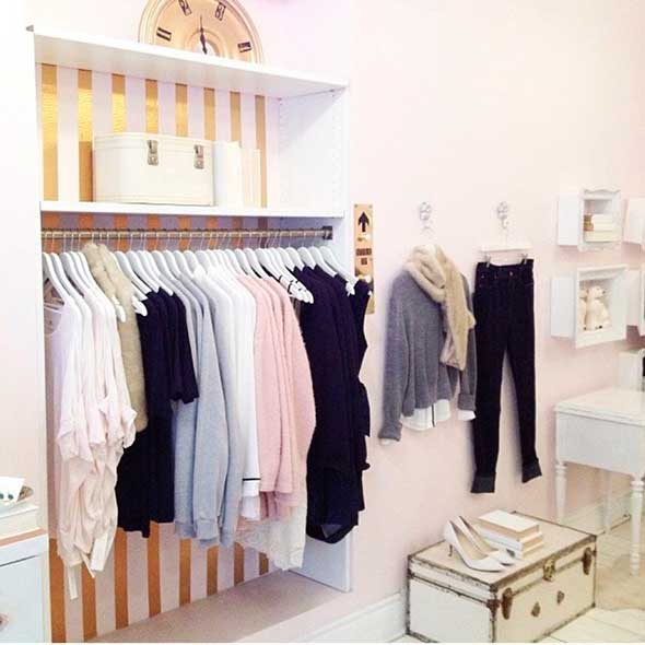 Room, Clothes hanger, Grey, Home accessories, Collection, Shelving, Box, Fashion design, Outlet store, Boutique, 