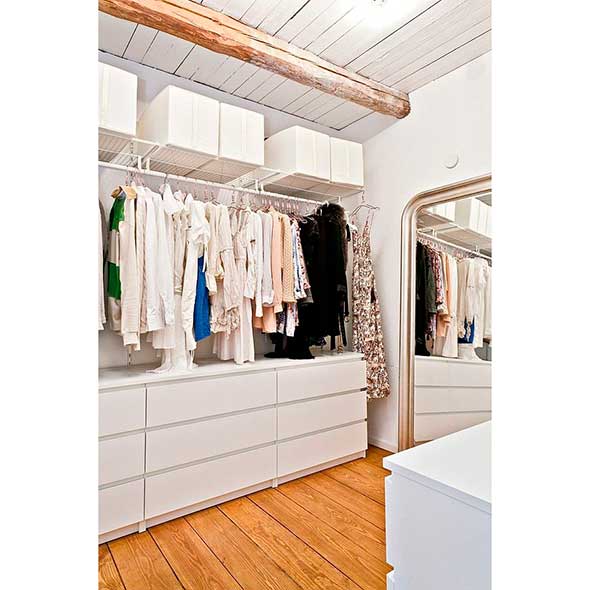 Wood, Floor, Interior design, Room, Flooring, Clothes hanger, Ceiling, Wood flooring, Closet, Laminate flooring, 