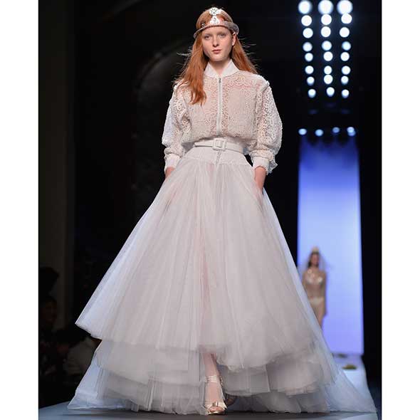 Dress, Shoulder, Formal wear, Gown, Wedding dress, Fashion model, Fashion show, Fashion, Beauty, Costume design, 