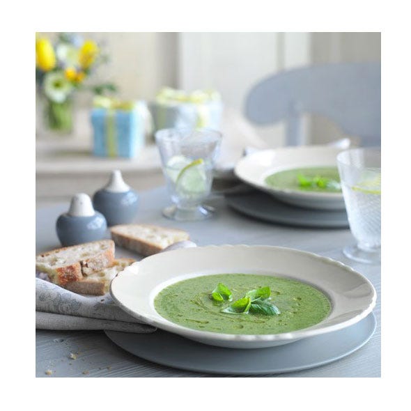 Serveware, Dishware, Green, Food, Cuisine, Tableware, Ingredient, Dish, Pea soup, Condiment, 