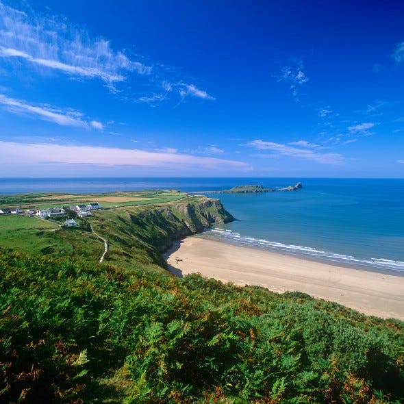 Body of water, Coastal and oceanic landforms, Coast, Shore, Natural landscape, Landscape, Ocean, Horizon, Sea, Azure, 