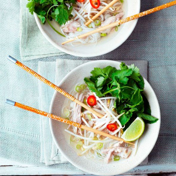 Food, Cuisine, Ingredient, Produce, Tableware, Leaf vegetable, Vegetable, Dish, Garnish, Recipe, 