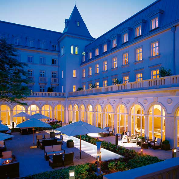 Window, Tent, Umbrella, Shade, Outdoor furniture, Mixed-use, Courtyard, Outdoor table, Hotel, Town square, 