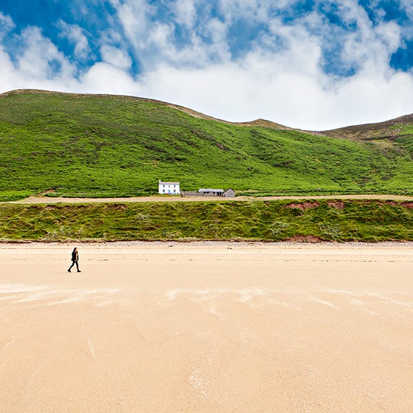 Mountainous landforms, Landscape, Hill, Sand, Highland, Ecoregion, Slope, Grassland, Khaki, Shore, 