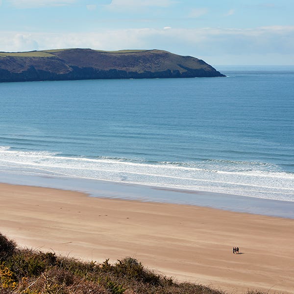 Coastal and oceanic landforms, Coast, Water, Shore, Sand, Ocean, Beach, Sea, Azure, Bay, 