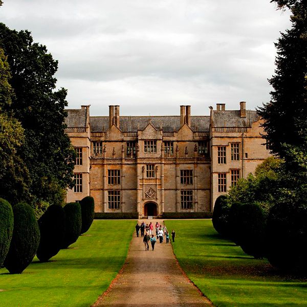 Building, Manor house, House, Mansion, Castle, Palace, Garden, Lawn, Stately home, Château, 