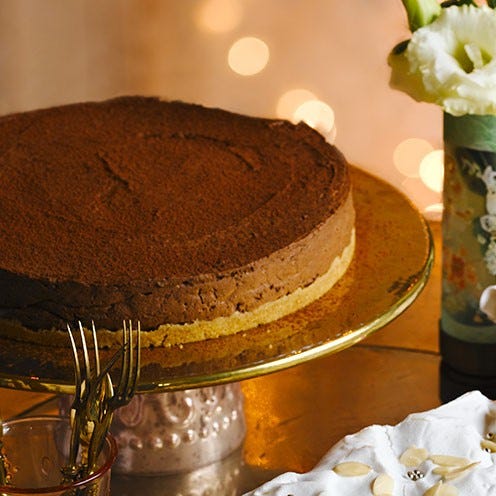 Food, Brown, Sweetness, Cake, Cuisine, Dessert, Baked goods, Ingredient, Dish, Chocolate cake, 