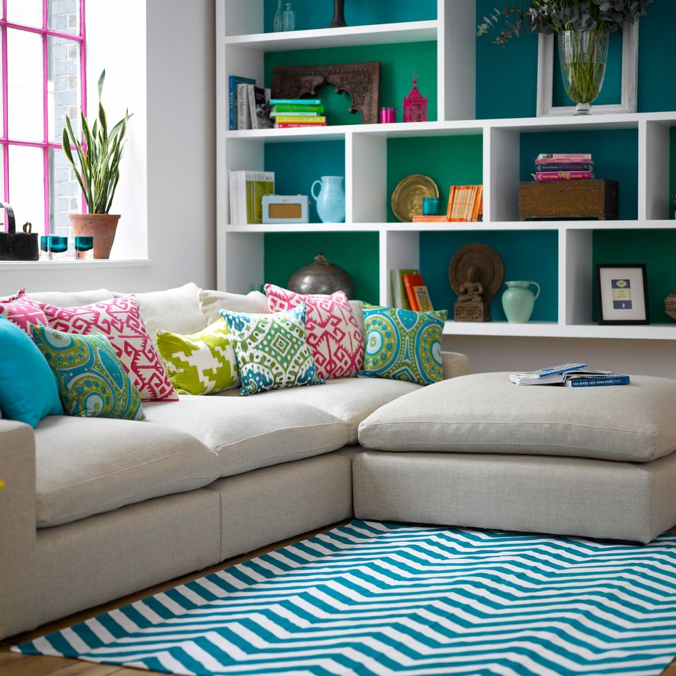 Blue, Green, Room, Interior design, Living room, Wall, Shelf, White, Home, Turquoise, 
