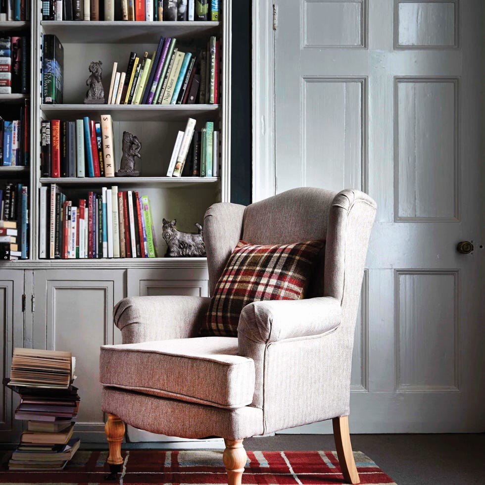 Wood, Room, Shelf, Furniture, Bookcase, Wall, Shelving, White, Floor, Door, 