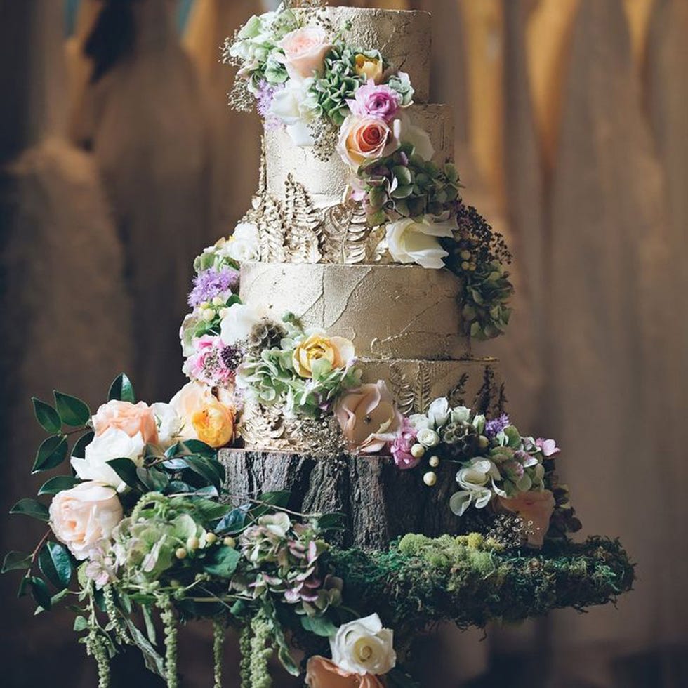 Flower, Dessert, Sweetness, Petal, Cake, Baked goods, Food, Ingredient, Cake decorating, Cuisine, 