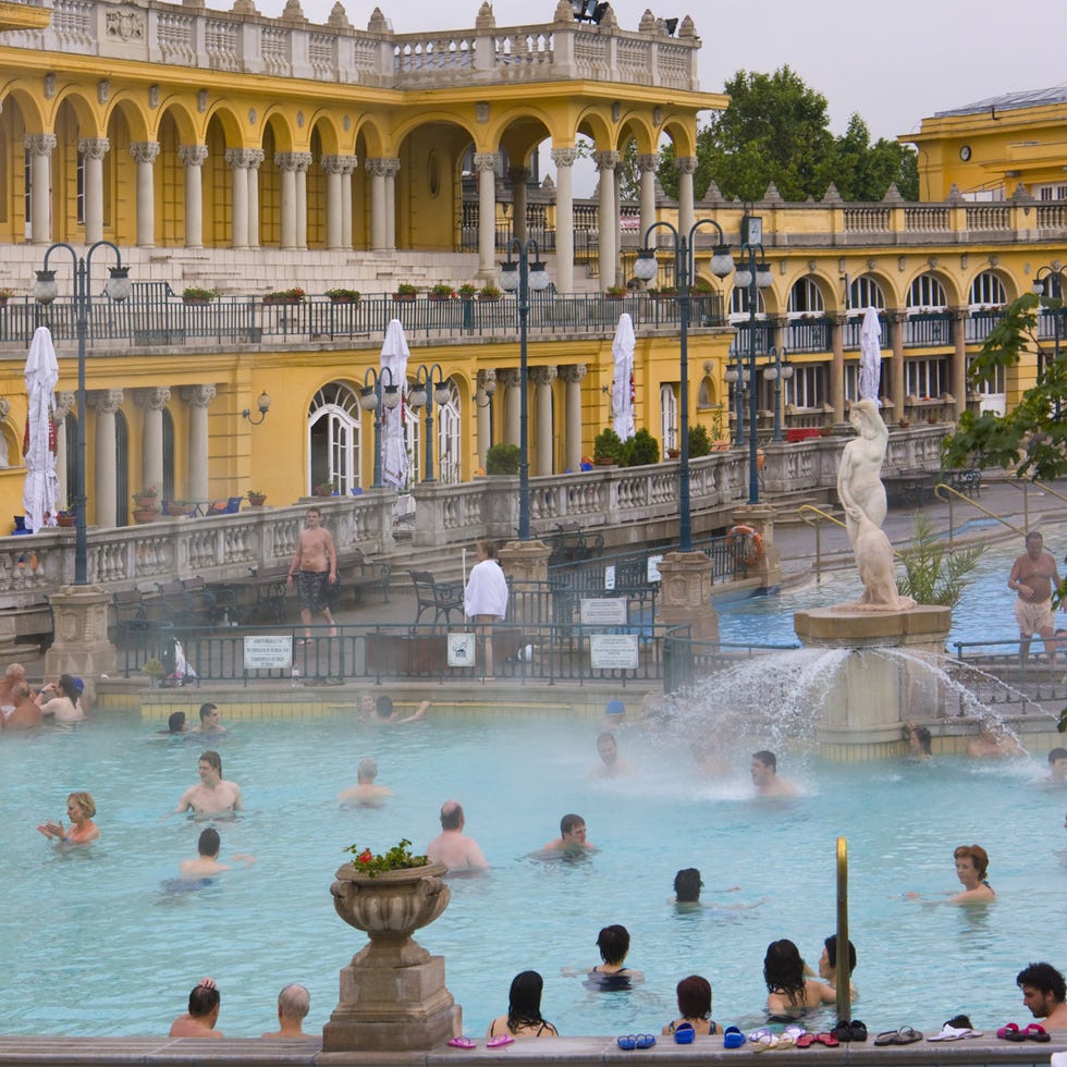 Water, Town, Tourism, Leisure, Vacation, Bathing, Aqua, Water feature, Swimming pool, Column, 