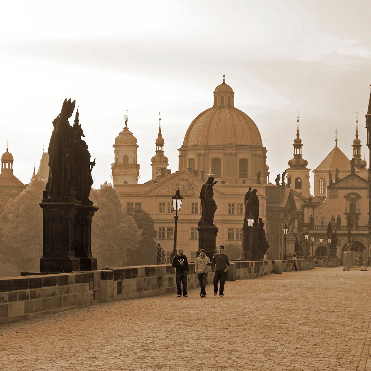 Dome, Tourism, Landmark, Dome, Finial, Byzantine architecture, Place of worship, Historic site, Palace, Holy places, 