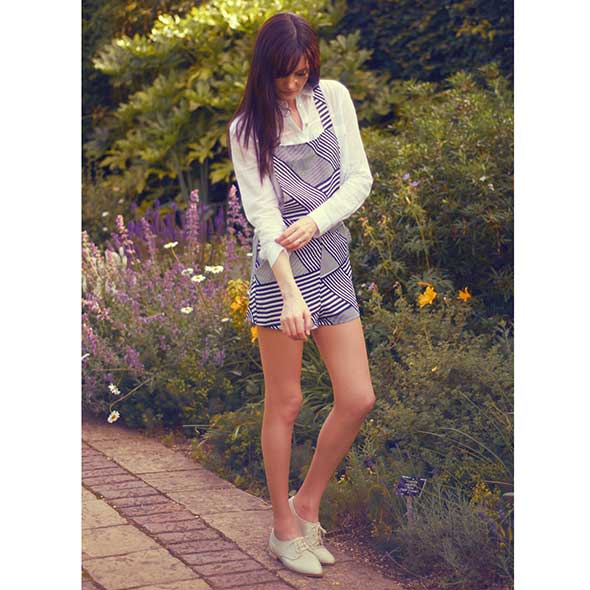 Clothing, Human leg, Dress, Summer, People in nature, Street fashion, Day dress, Spring, One-piece garment, Lavender, 