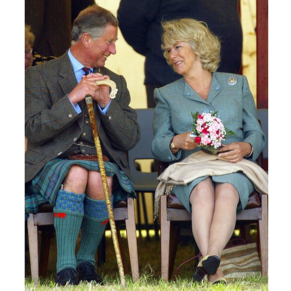 Microphone, Sitting, Lap, Tie, Laugh, Flag, Sandal, Wrinkle, 