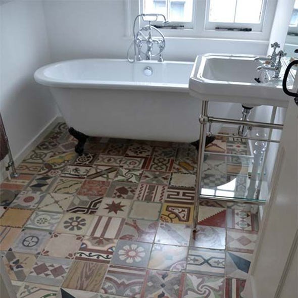 Plumbing fixture, Room, Floor, Property, Architecture, Flooring, Tap, Wall, Interior design, Bathroom sink, 