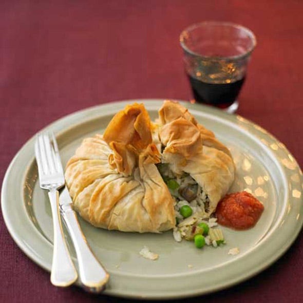 Serveware, Food, Dishware, Cuisine, Tableware, Drink, Ingredient, Plate, Drinkware, Dish, 