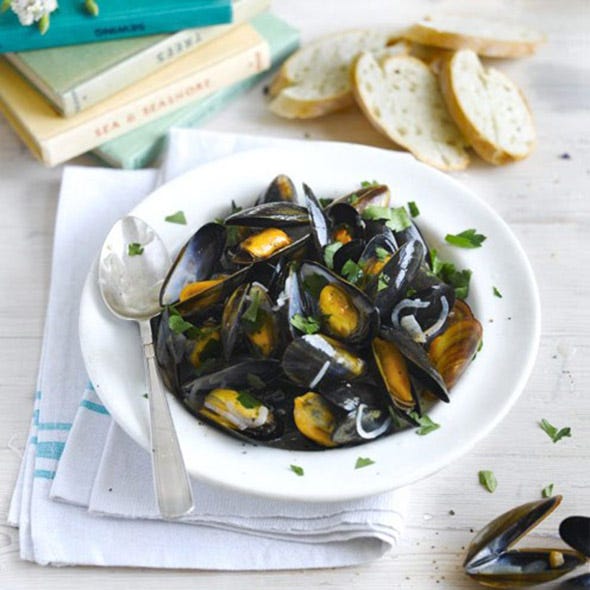 mejillones a la marinera con vino blanco