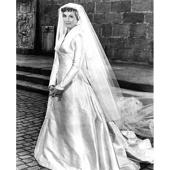 Bridal veil, Veil, Bridal clothing, Photograph, Dress, White, Formal wear, Wedding dress, Style, Bride, 