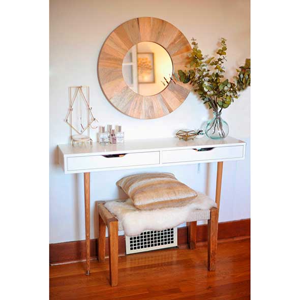 Wood, Room, Interior design, Furniture, Table, Hardwood, Interior design, Mirror, Home, Home accessories, 
