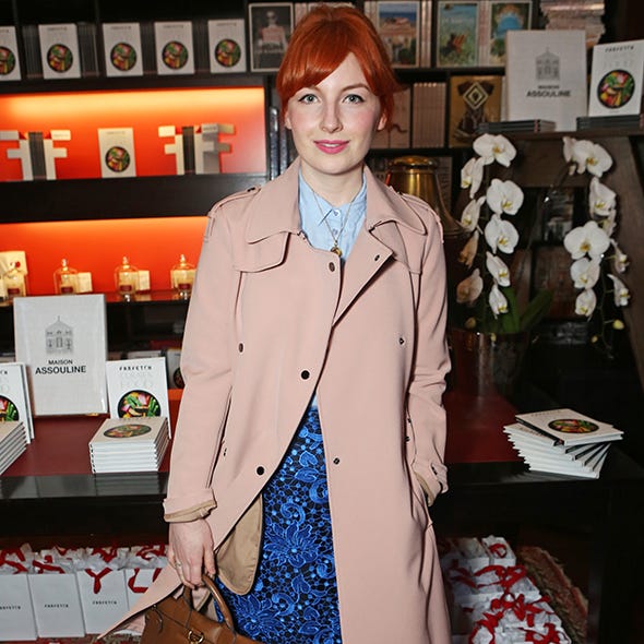 Coat, Sleeve, Outerwear, Collar, Blazer, Fashion, Bag, Jacket, Red hair, Button, 