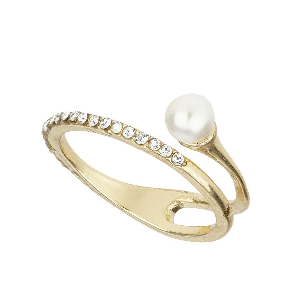 Jewellery, Fashion accessory, Body jewelry, Metal, Ring, Natural material, Gemstone, Pre-engagement ring, Engagement ring, Diamond, 