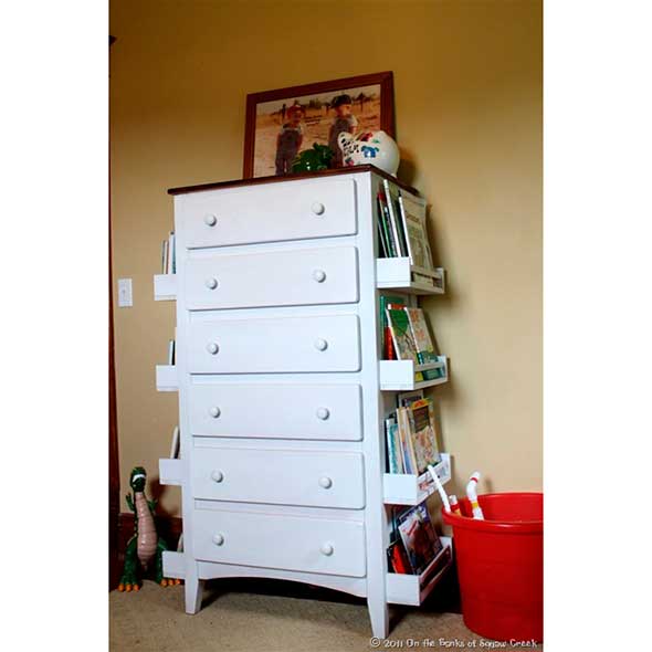 Wood, Chest of drawers, Drawer, Room, Wall, Furniture, Cabinetry, Dresser, Wood stain, Shelving, 