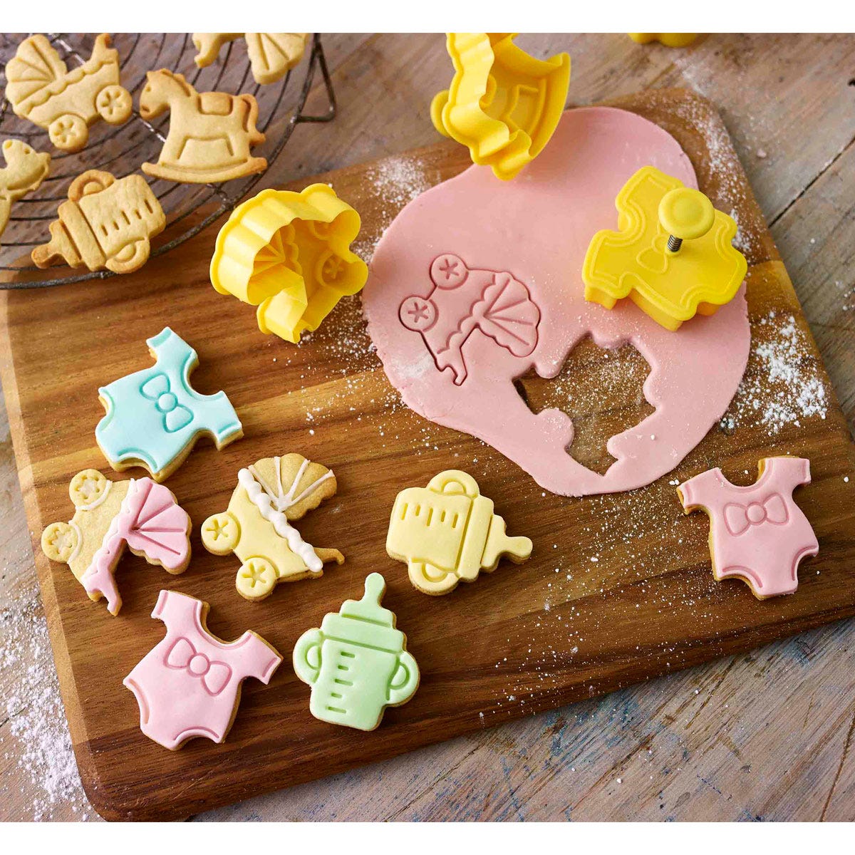 Food, Confectionery, Finger food, Snack, Dessert, Cuisine, Baked goods, Sweetness, Bredele, Toy block, 