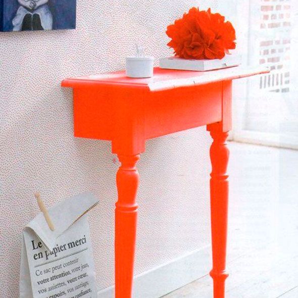 Petal, Table, Orange, Cut flowers, Peach, Artificial flower, Material property, End table, Artifact, Flower Arranging, 