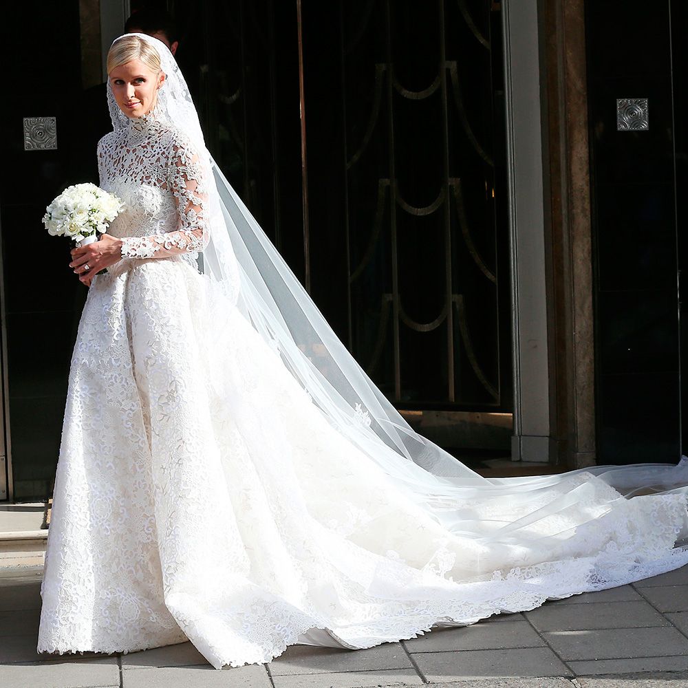 Clothing, Bridal clothing, Shoulder, Dress, Textile, Veil, Photograph, Bridal veil, White, Gown, 
