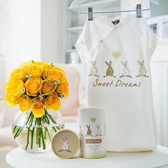 Petal, Bouquet, Flower, Cut flowers, Flowering plant, Clothes hanger, Logo, Flower Arranging, Floristry, Rose family, 