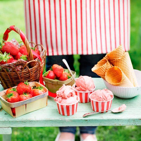 food, produce, sweetness, fruit, natural foods, basket, strawberries, ingredient, dessert, strawberry,