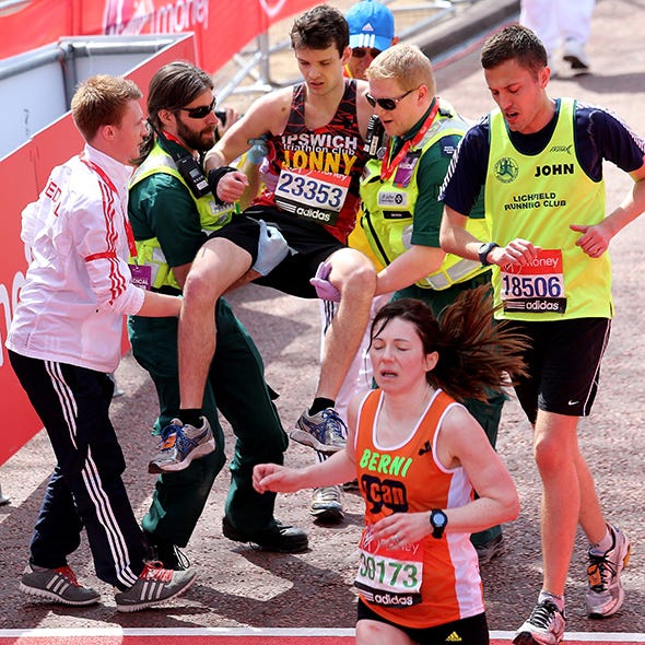 Clothing, Footwear, Sports uniform, Shoe, Sportswear, Endurance sports, Athletic shoe, Athlete, Jersey, Active shorts, 