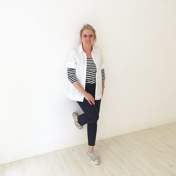 Clothing, Sleeve, Shoulder, Joint, Standing, Outerwear, Collar, White, Style, Street fashion, Clothing, Sleeve, Shoulder, Joint, Standing, Outerwear, Collar, White, Style, Street fashion,