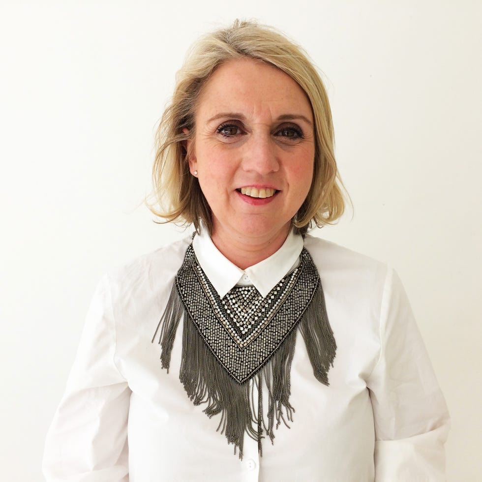 Collar, Sleeve, Neck, Blond, Bow tie, Pleased, Wrap, Portrait, Stole, Fashion design, Collar, Sleeve, Neck, Blond, Bow tie, Pleased, Wrap, Portrait, Stole, Fashion design,