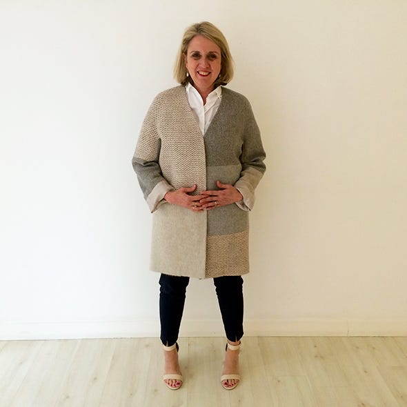 Sleeve, Shoulder, Joint, Standing, Outerwear, Floor, Flooring, Street fashion, Fashion, Knee, 