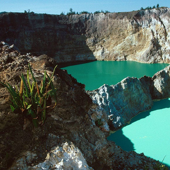 Body of water, Water resources, Natural landscape, Coastal and oceanic landforms, Rock, Bridge, Crater lake, Formation, Reservoir, Terrain, 