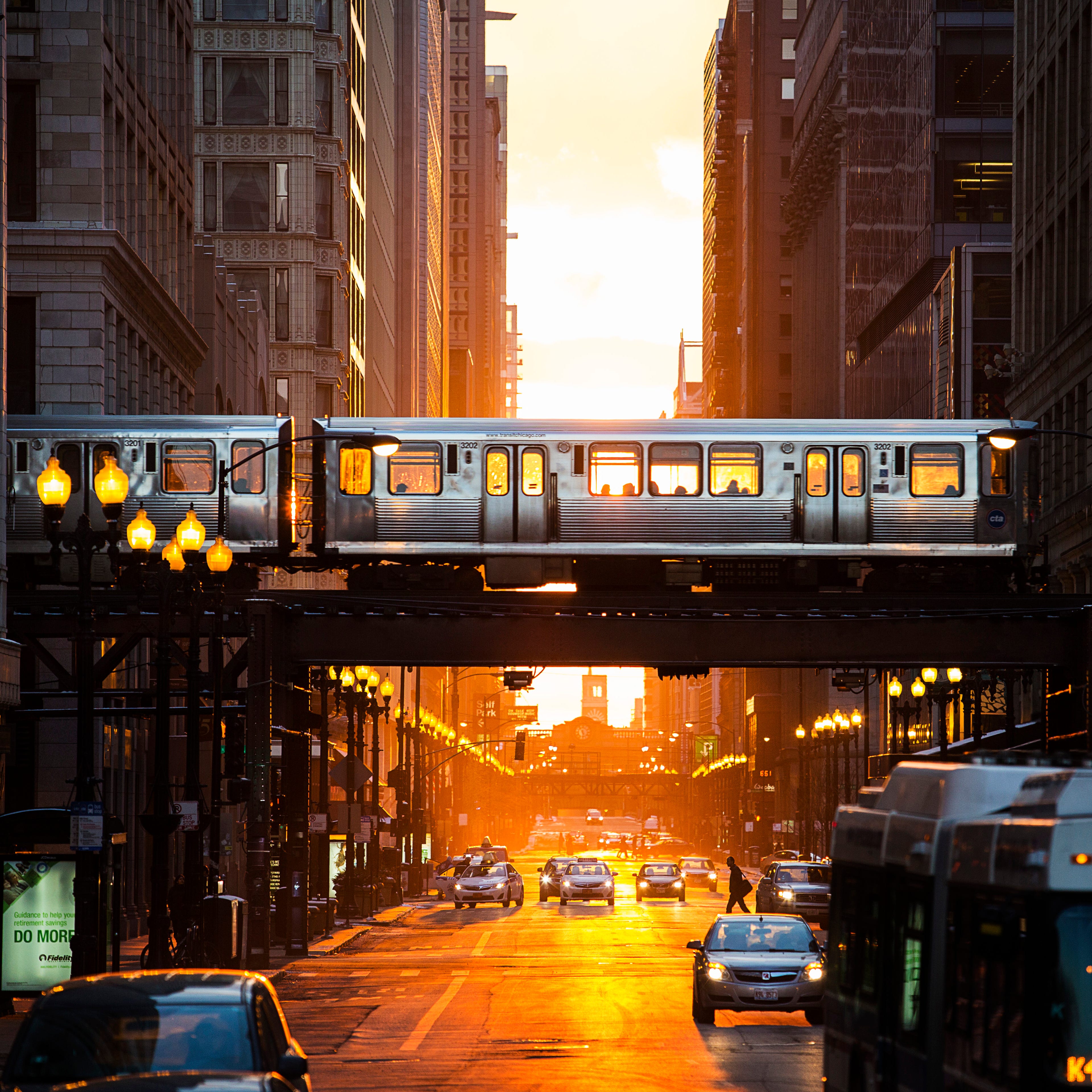 Motor vehicle, Mode of transport, Transport, Land vehicle, Yellow, Vehicle, Metropolitan area, Metropolis, Automotive parking light, Automotive lighting, 