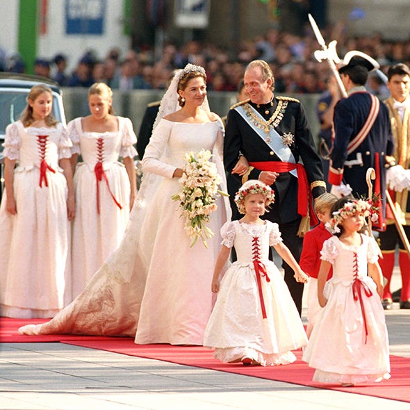 Trousers, Event, Dress, Flooring, Pink, Gown, Formal wear, Tradition, Fashion, Ceremony, 