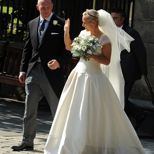 Clothing, Coat, Dress, Bridal clothing, Trousers, Human body, Shoe, Photograph, Suit, Gown, 